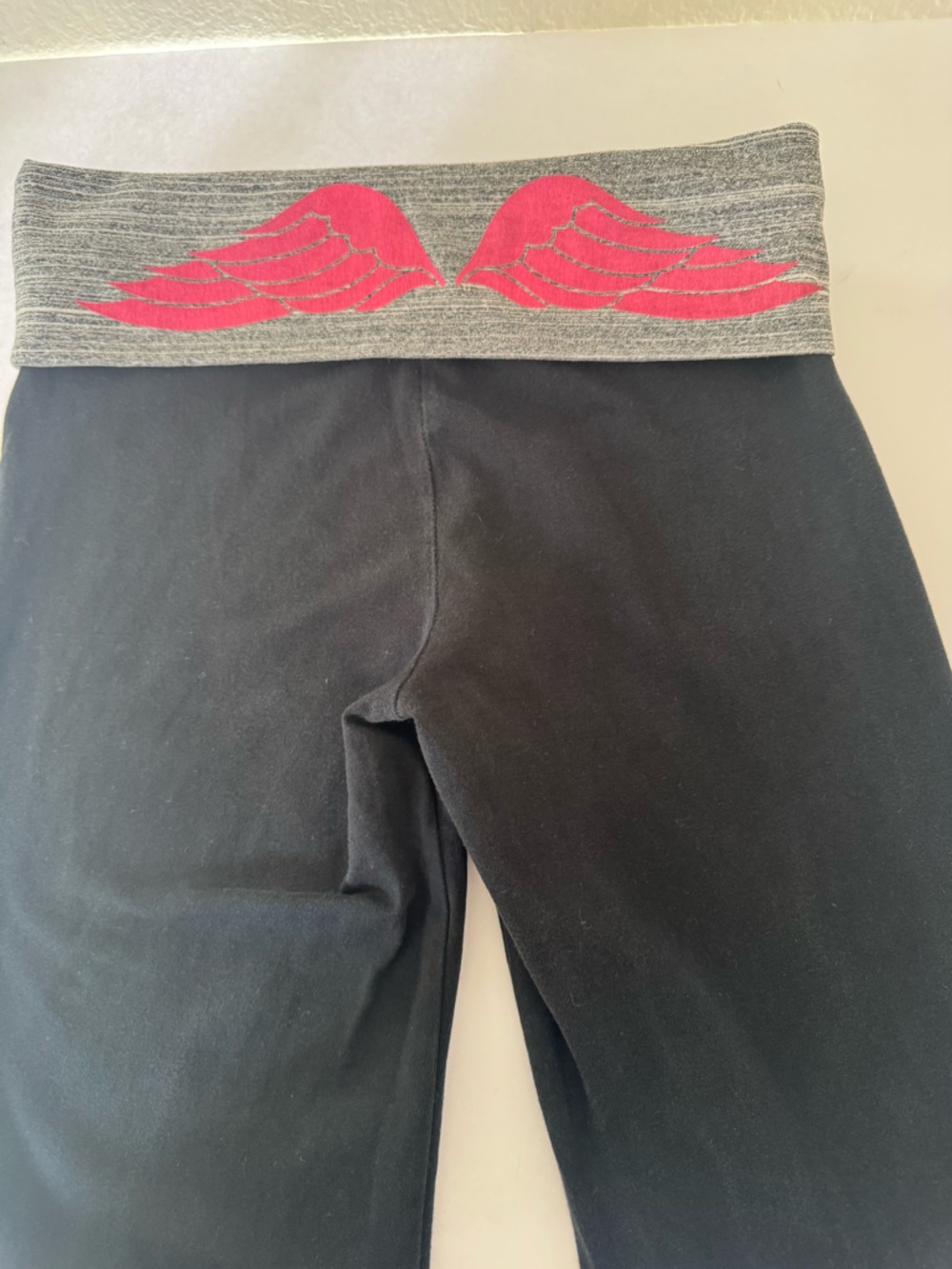 Vntg Victoria's Secret Black Jeggings with Pink Wings Waistband